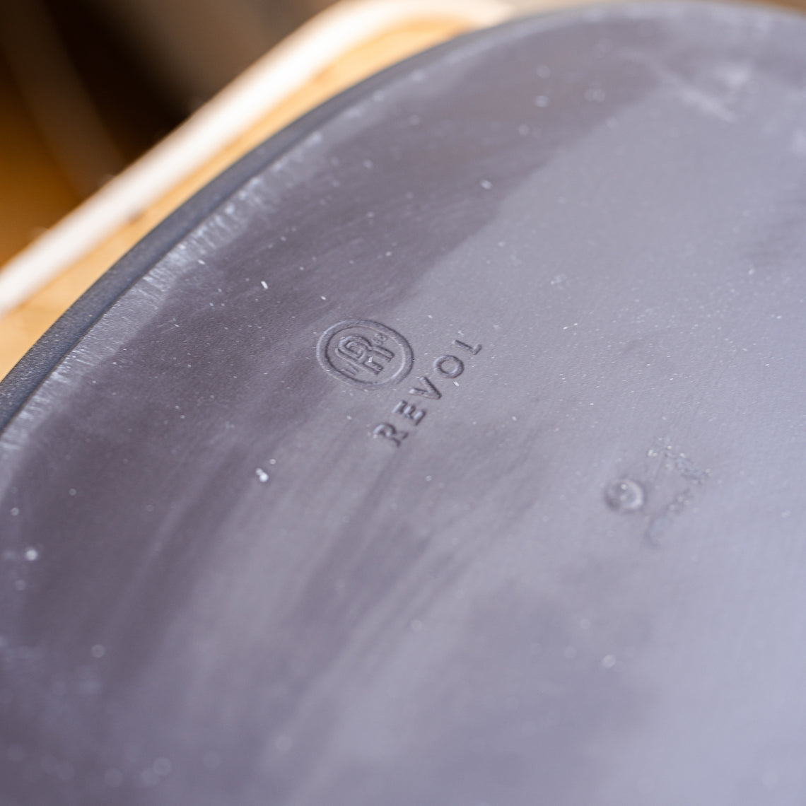 Revol - Plat Caractère - Moyen