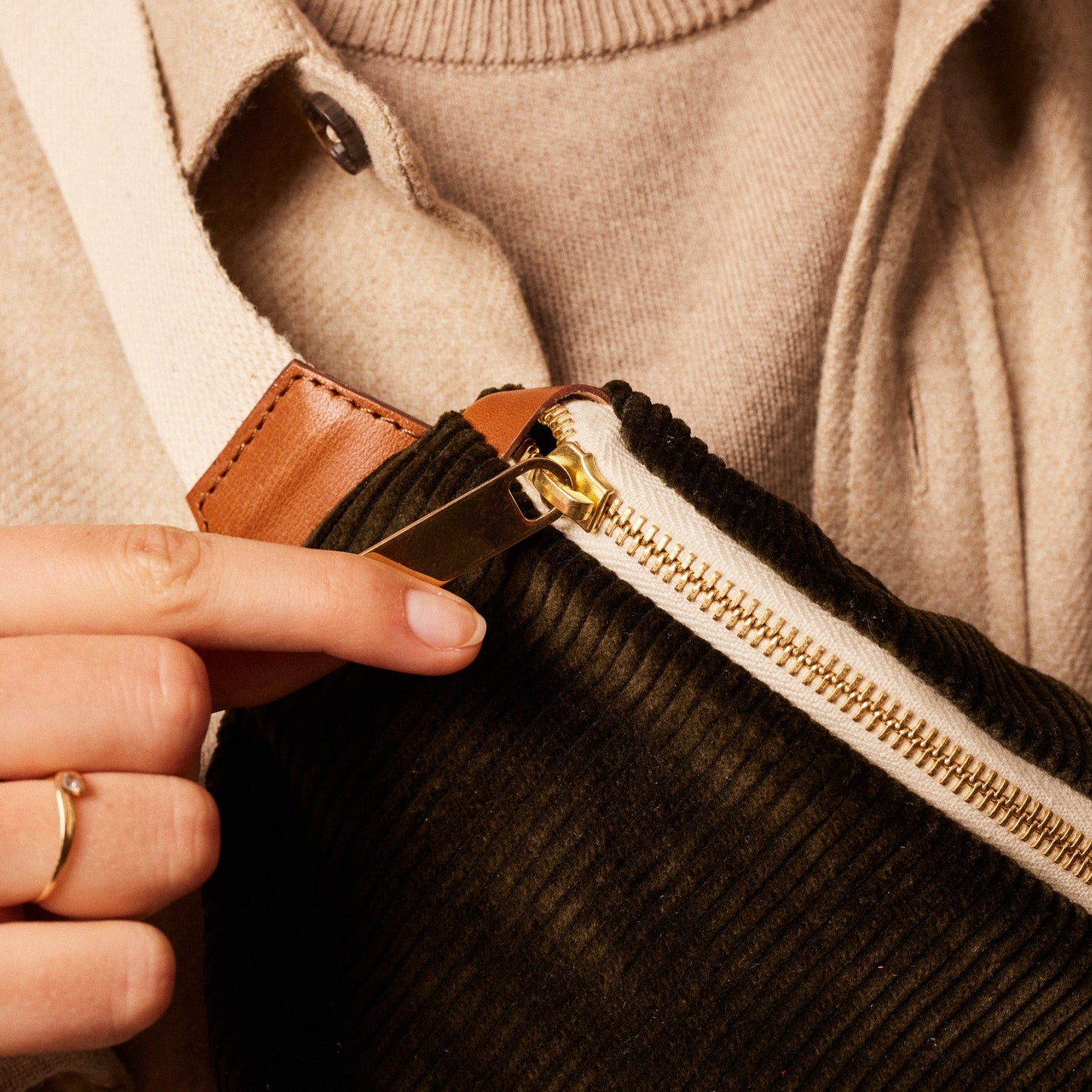 Le Sac Banane Velours & Cuir